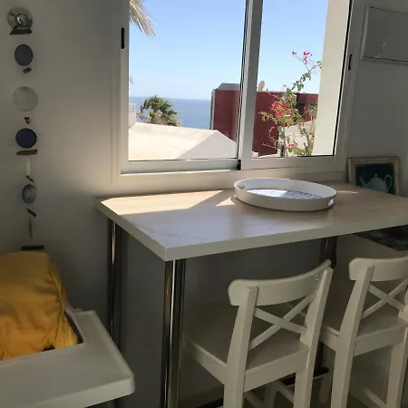 Seaviews And Flowers Apartament