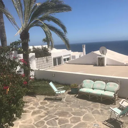 Seaviews And Flowers Apartament *