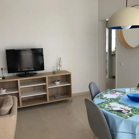 Apartment Seaviews And Flowers *